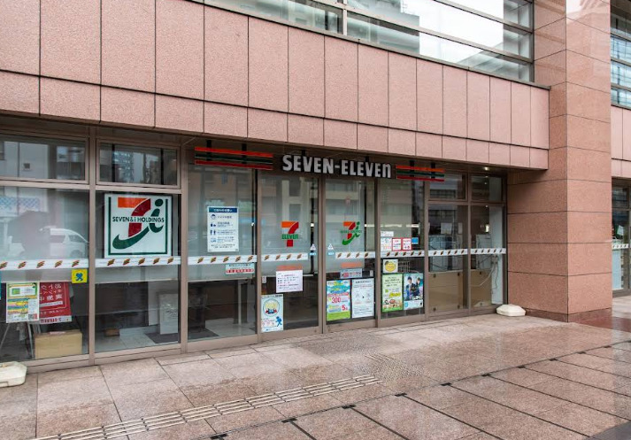 コンビニ　セブンイレブン 7FS帝京平成大学池袋キャンパ店（コンビニ）まで531m