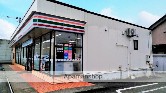 コンビニ　セブンイレブン（コンビニ）まで352m