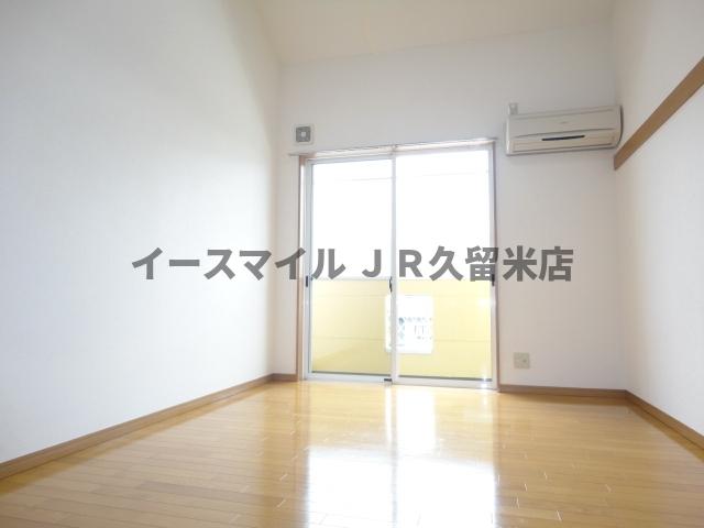 居室・リビング　同シリーズ物件の写真となります。