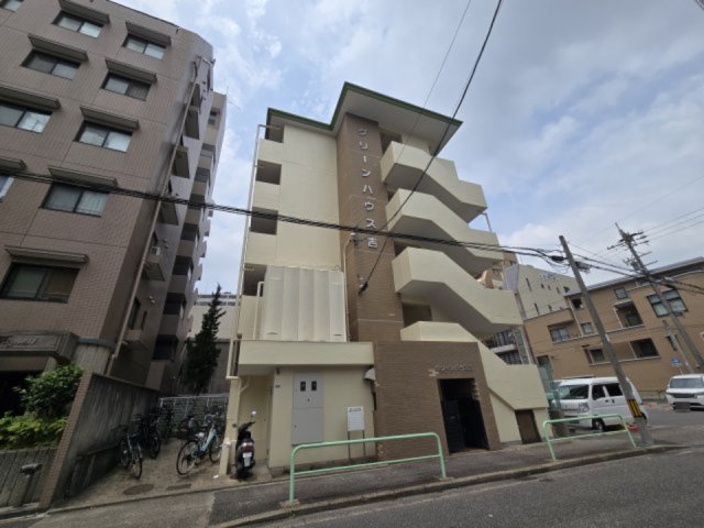 建物外観　グリーンハウス吉
