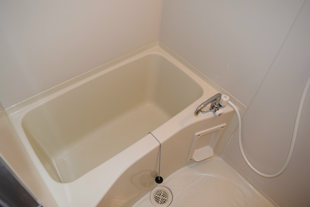 バス・シャワールーム　バストイレ別です。別部屋参考写真。