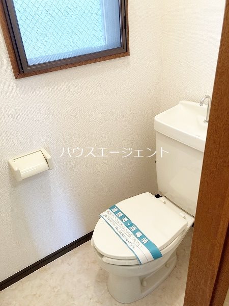 トイレ　バストイレ別です。※参考画像反転タイプです