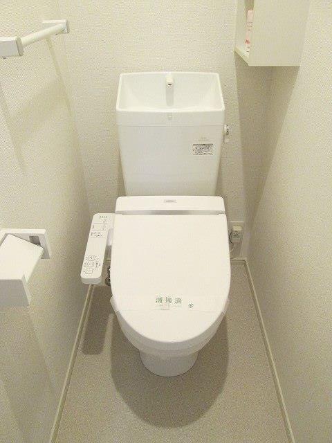 トイレ　温水洗浄便座