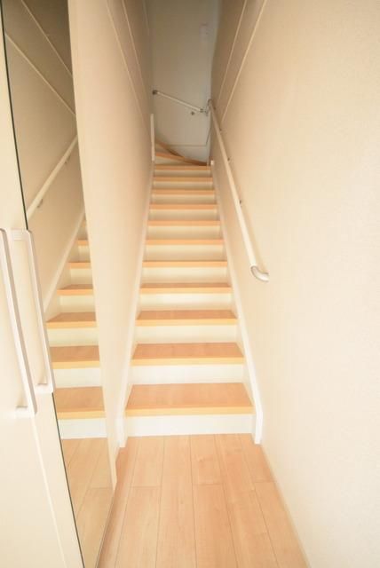 玄関　☆戸建のような入口です☆