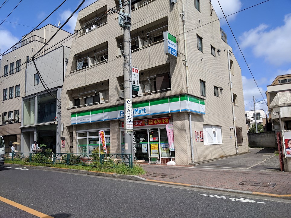 コンビニ　ファミリーマート 吉祥寺東町一丁目店（コンビニ）まで222m