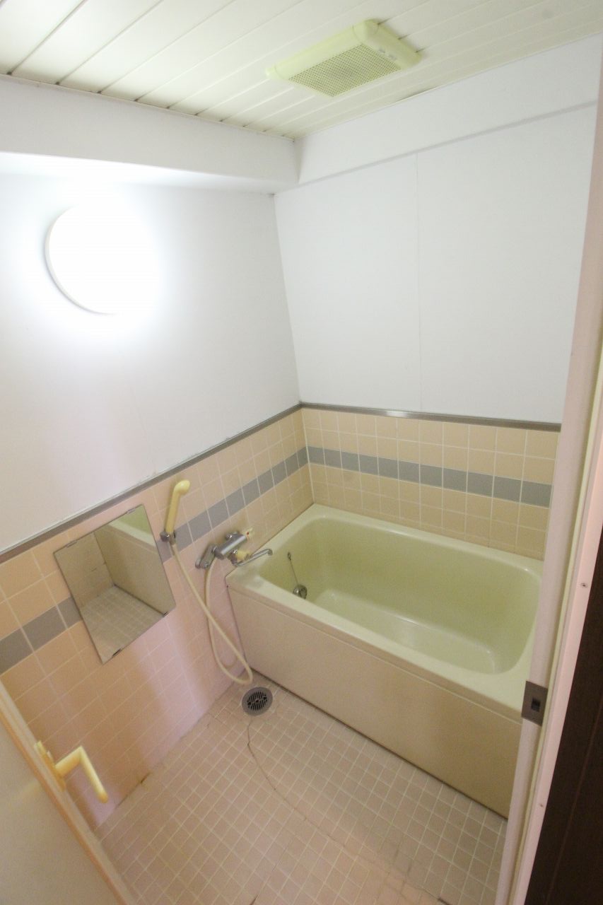 バス・シャワールーム　別の部屋の写真です