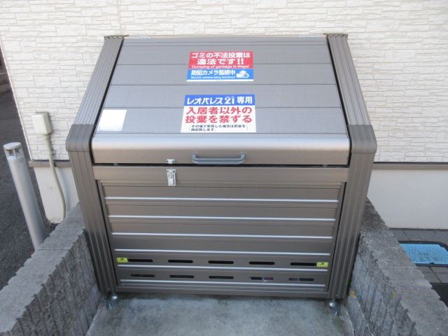 玄関　ゴミ置場