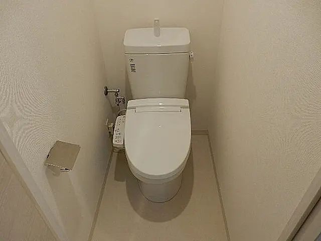 トイレ　別タイプ部屋　参考写真です