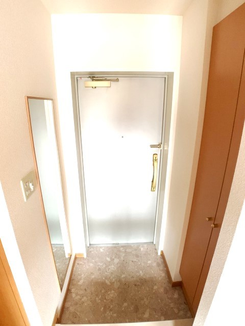 玄関　別部屋同仕様タイプ