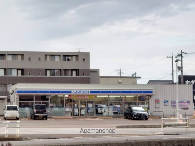 コンビニ　ローソン高岡熊野町店（コンビニ）まで718m