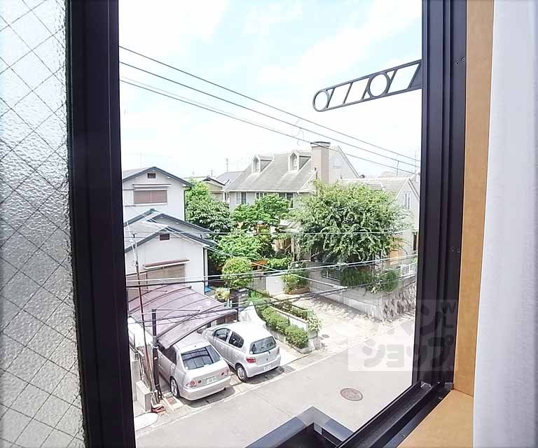 バルコニー　洗濯物干すスペースです。