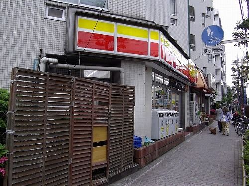 コンビニ　ヤマザキデイリーストア（コンビニ）まで115m
