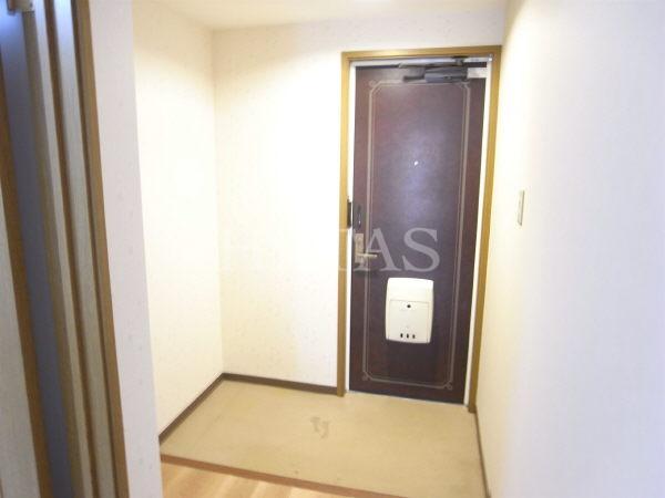 玄関　同物件別部屋です