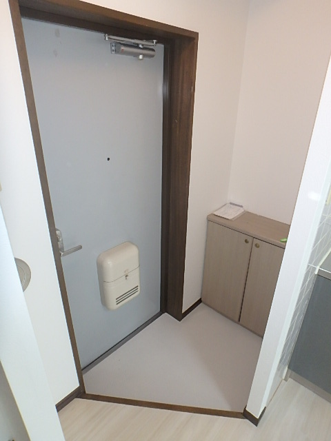 玄関　しっかり確保した玄関スペース。