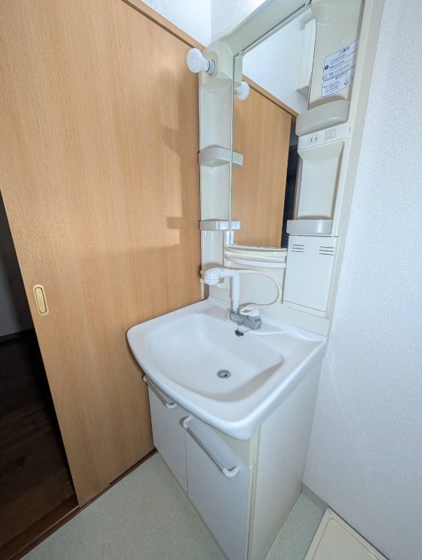 洗面設備　他号室の写真になります。