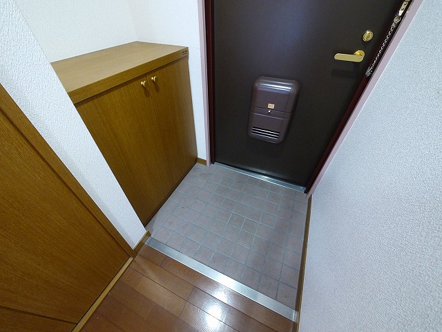 玄関　収納もある玄関です