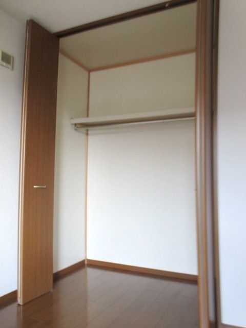 収納　★洋室のクローゼットです★