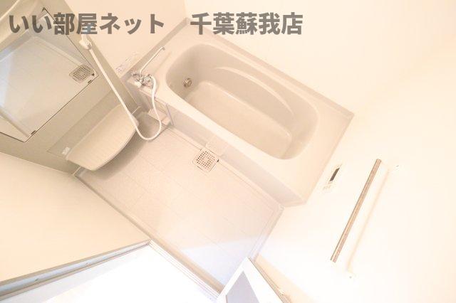 バス・シャワールーム　落ち着いた空間のお風呂です