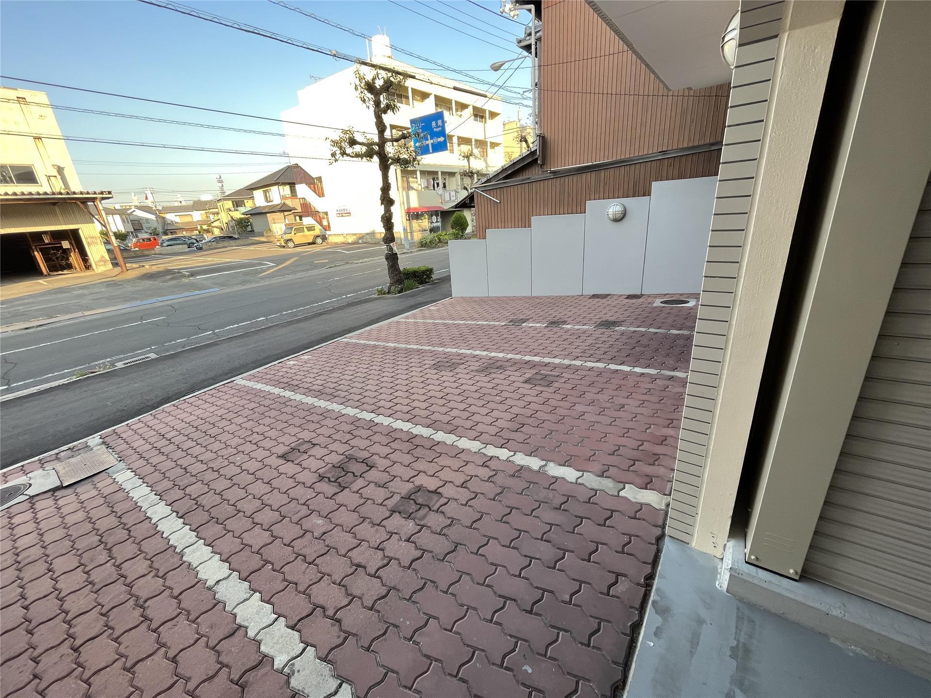 駐車場　駐車場