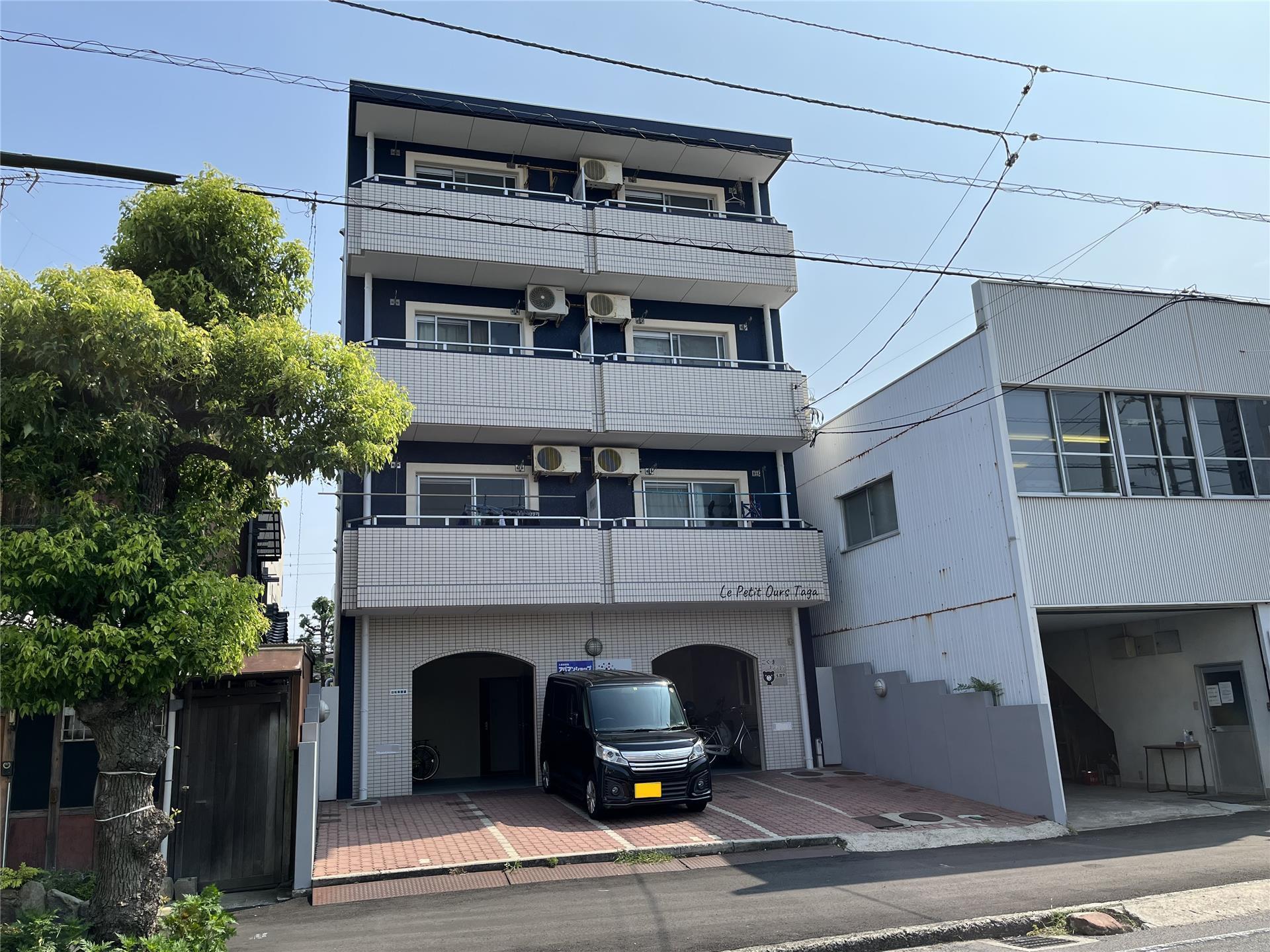建物外観　外観塗り替えしています