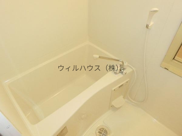 バス・シャワールーム　キレイにリフォームされています！