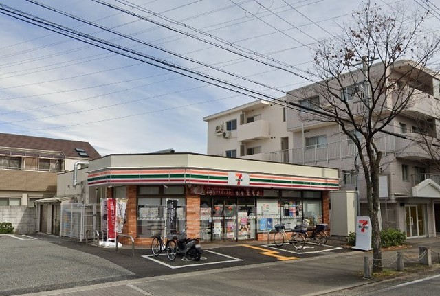 コンビニ　セブンイレブン　尼崎七松町店（コンビニ）まで305m