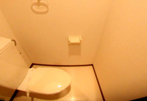 トイレ　ゆったりとした空間のトイレです