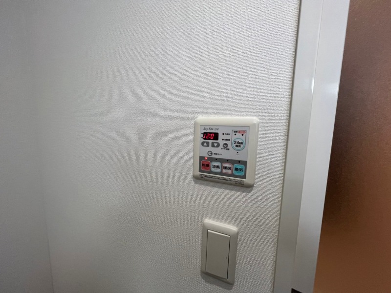 その他設備　浴室乾燥機付きで雨でも安心です。
