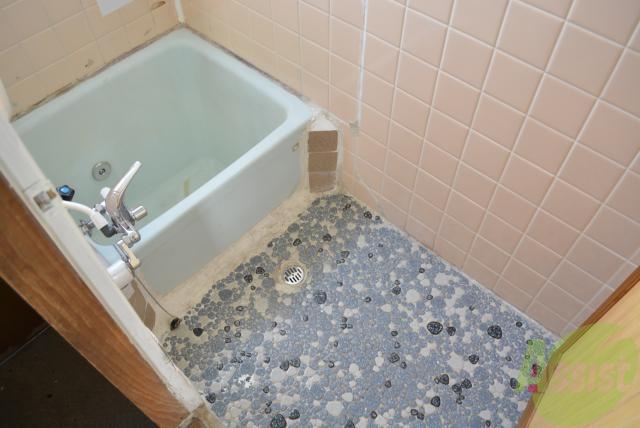 バス・シャワールーム　レトロなお風呂です。