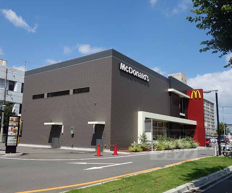 飲食店　マクドナルド十条大宮店（飲食店）まで745m
