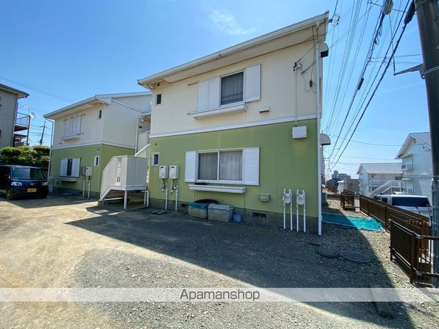 小田急小田原線 本厚木駅 バス乗車時間：11分 最寄りバス停で下車 徒歩4分 築37年