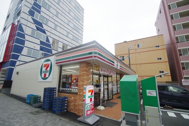 コンビニ　セブンイレブン町田原町田大通り店（コンビニ）まで473m