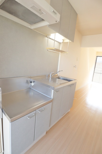 キッチン　※同建物別のお部屋の写真となります。