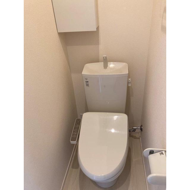 トイレ　※他のお部屋の写真です