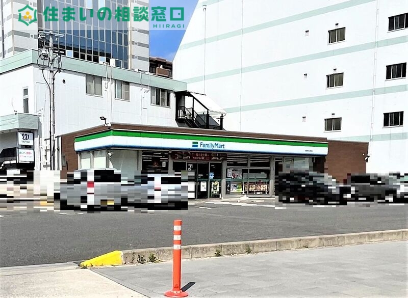 コンビニ　ファミリーマート岡崎康生通南店（コンビニ）まで370m