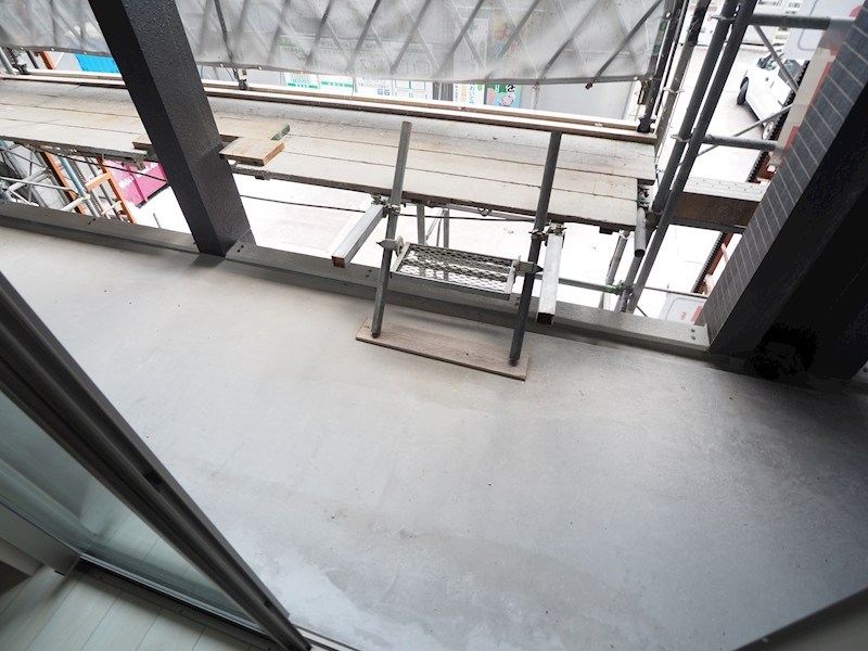 バルコニー　絶賛建築中
