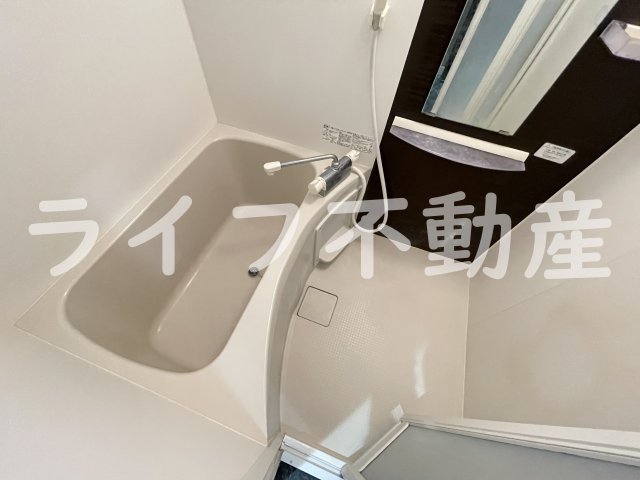 バス・シャワールーム　落ち着いた空間のお風呂です