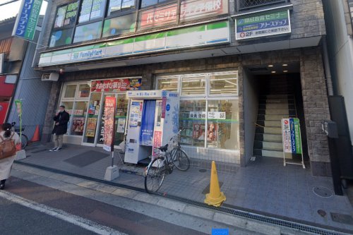 コンビニ　ファミリーマート 近鉄長瀬駅前店（コンビニ）まで382m