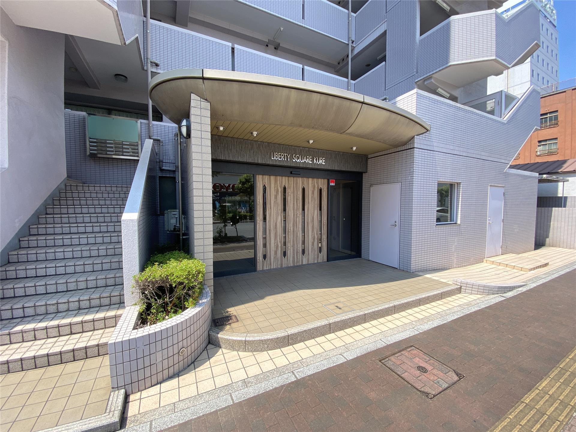 エントランス　オートロック完備しています♪