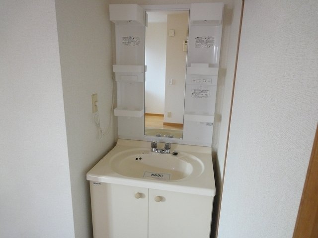 洗面設備　使いやすい洗面所です