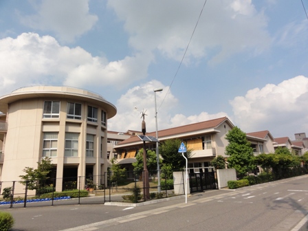 小学校　東広島市立三ツ城小学校（小学校）まで727m