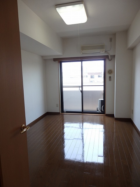 居室・リビング　他部屋写真