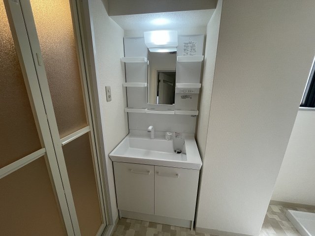 洗面設備　脱衣スペースもあります