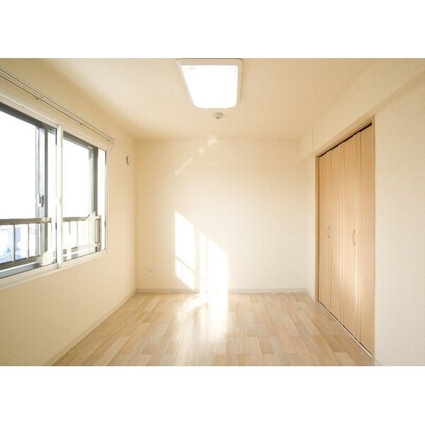 その他部屋・スペース　寝室です。部屋をどう使うかはあなた次第です！