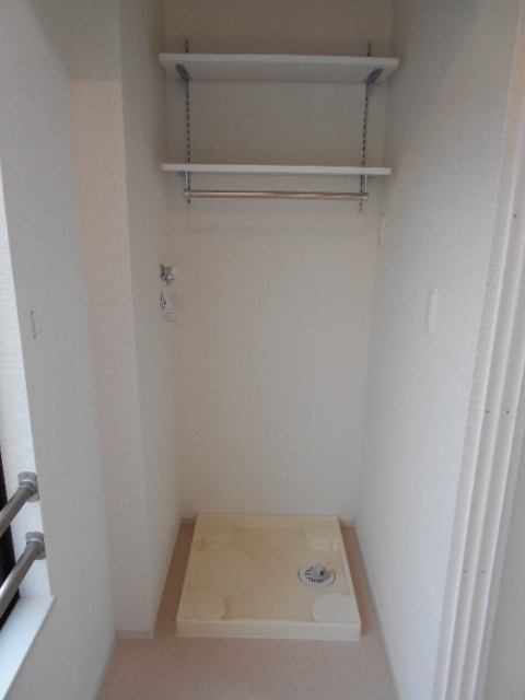 その他　屋内洗濯機置場・排水ドレンパン完備