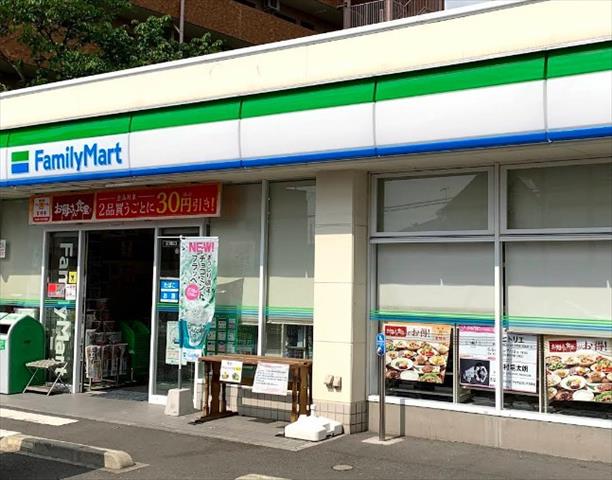 コンビニ　ファミリーマート秦野鶴巻店（コンビニ）まで1276m