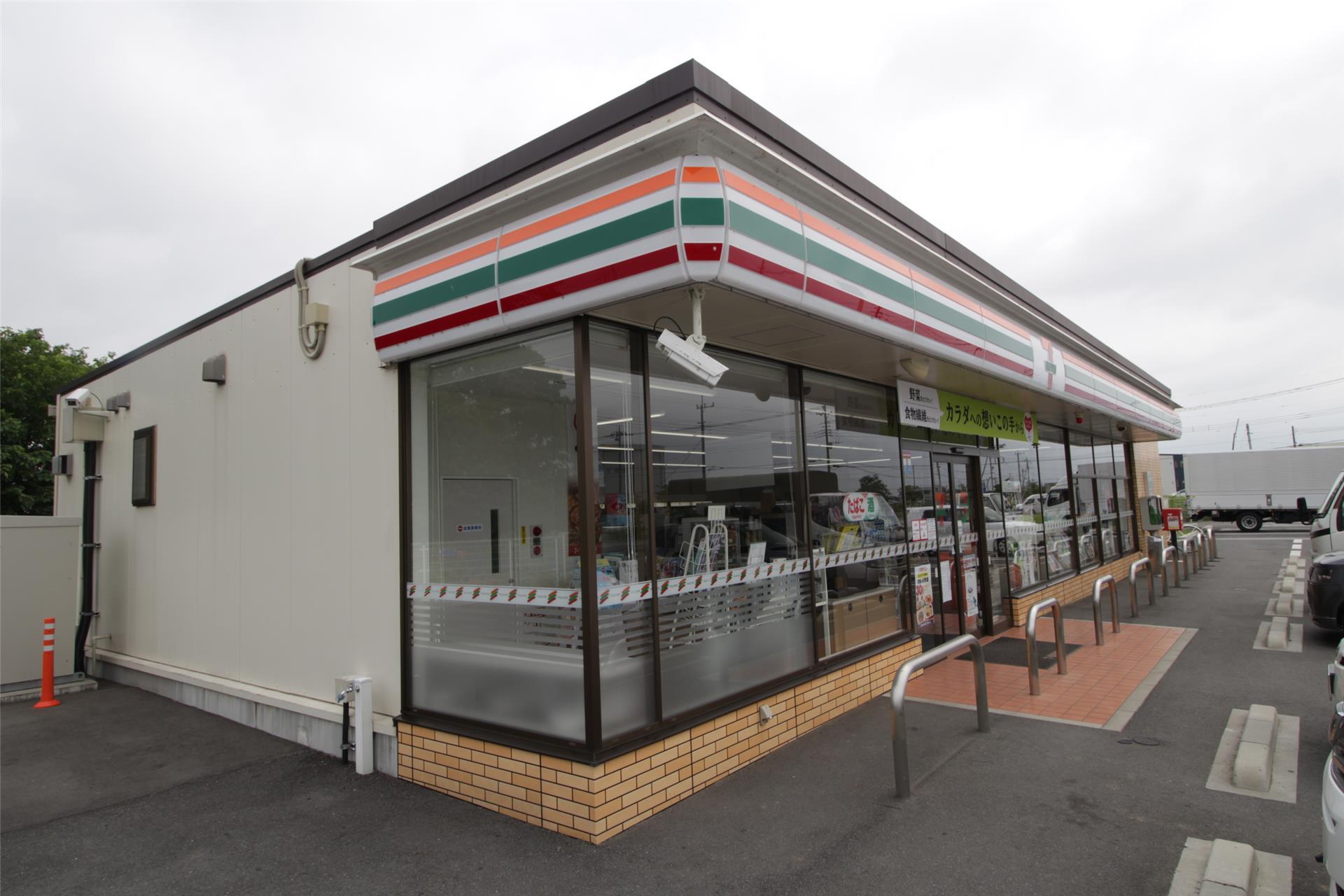 コンビニ　セブンイレブン高崎箕郷上芝西店（コンビニ）まで358m