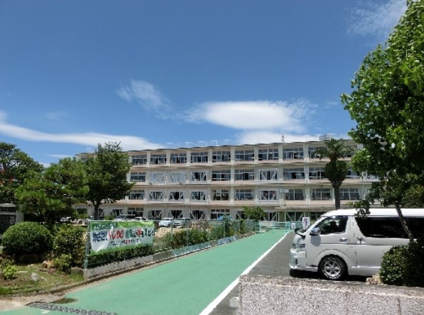 小学校　浜松市立新津小学校（小学校）まで2293m