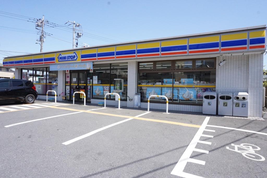 コンビニ　ミニストップ 草加新里町店（コンビニ）まで435m