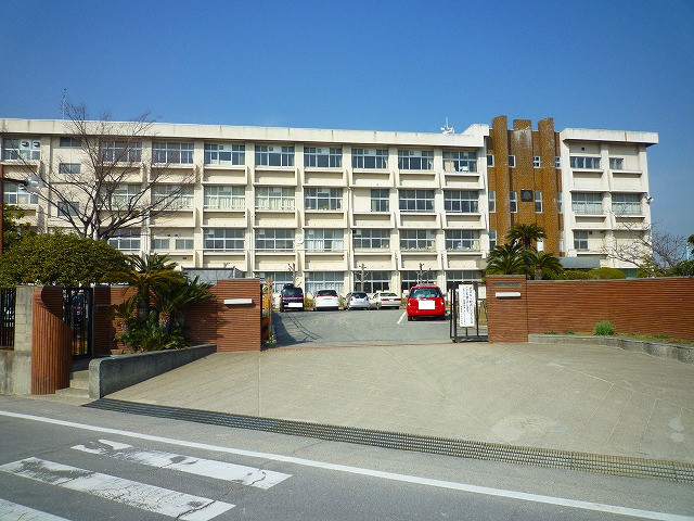 中学校　倉敷市立倉敷第一中学校（中学校）まで1292m